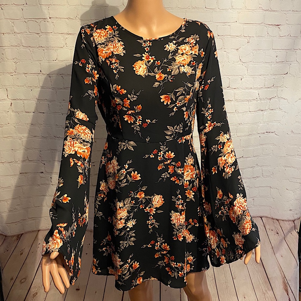 Forever 21 long sleeve floral boho dress size medium
